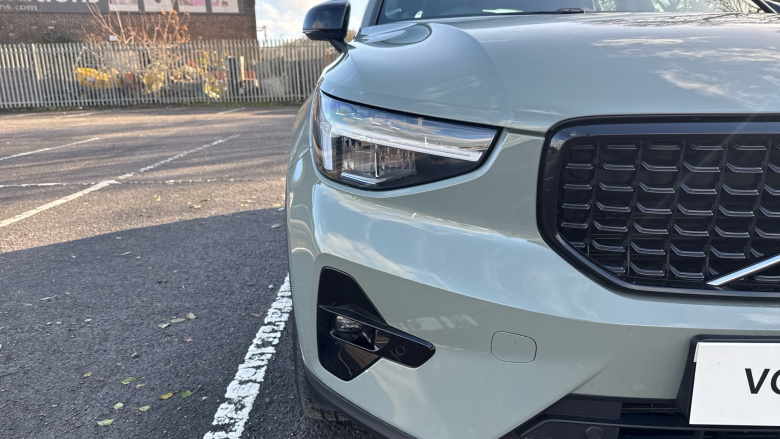 Volvo XC40 2.0 B3P Plus Dark 5dr Auto Petrol Estate
